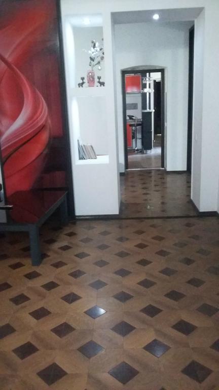 Апартаменти Біля Оперного І Форуму В Центрі Лвив Екстериор снимка